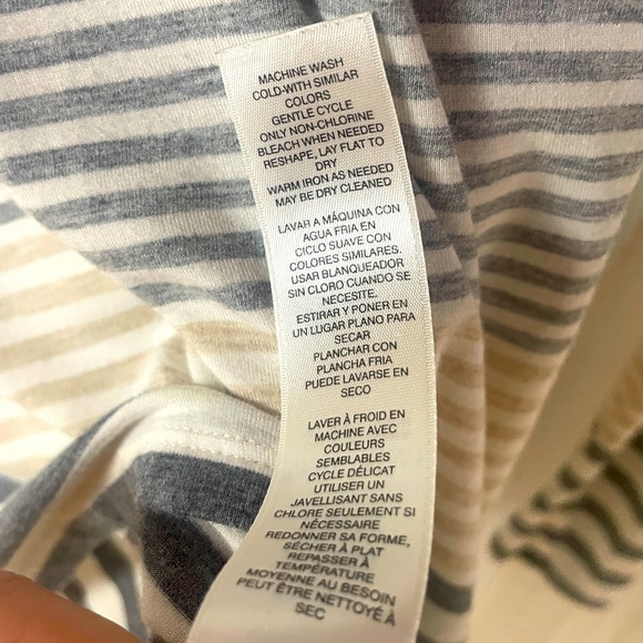 White House Black Market Grey White Beige Stripe V-Neck Pullover Top Sz L - Picture 5 of 5